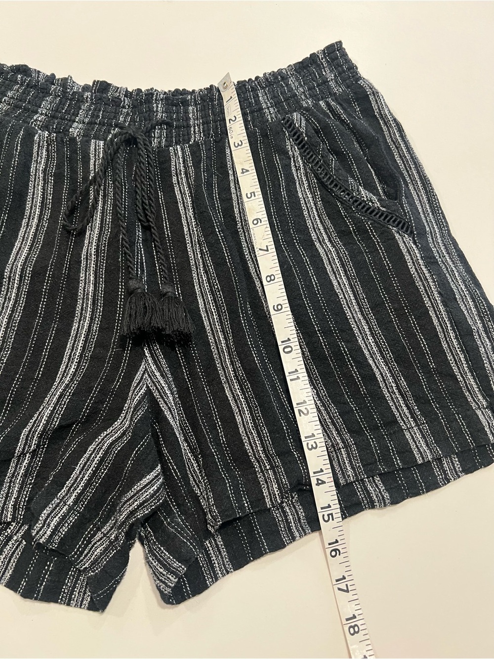 BRIGGS • linen shorts - Picture 7 of 9
